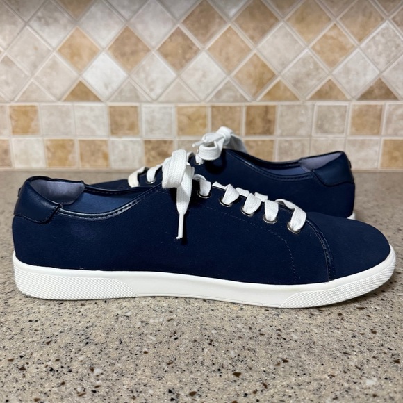 Vionic Sunny Brinley Water Resistant Suede Navy Sneakers Size 8.5 Wide - Picture 5 of 9